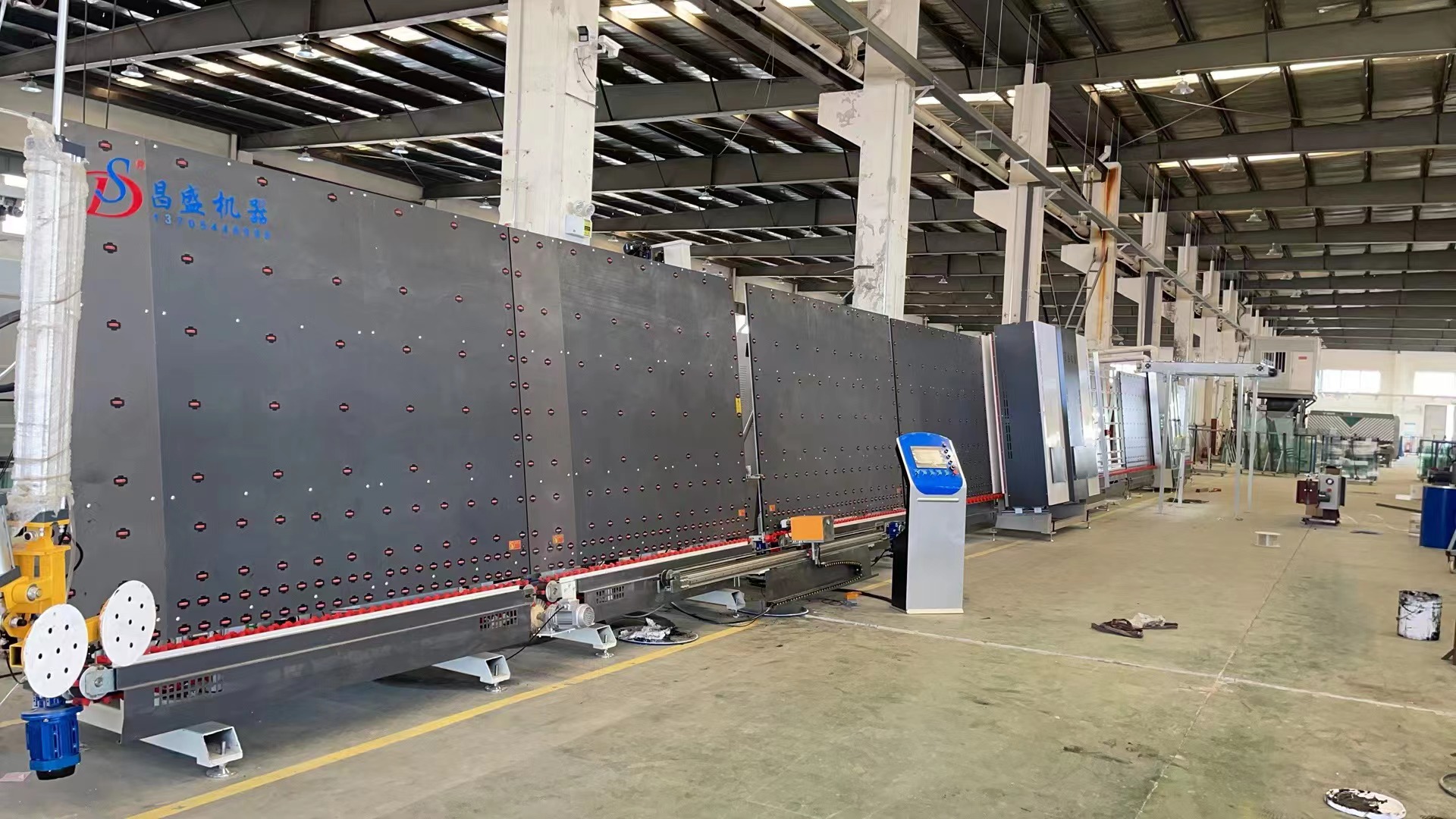 斷橋鋁門窗加工設備隔熱條的特性!